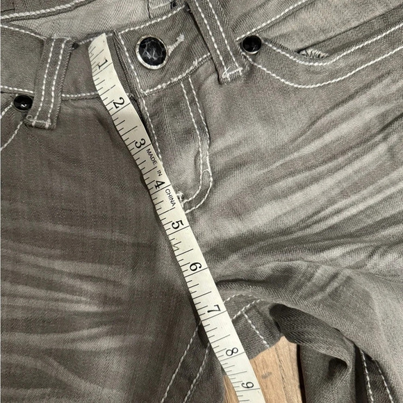 REQUEST Women’s size 9 grey distressed jean - Picture 4 of 7